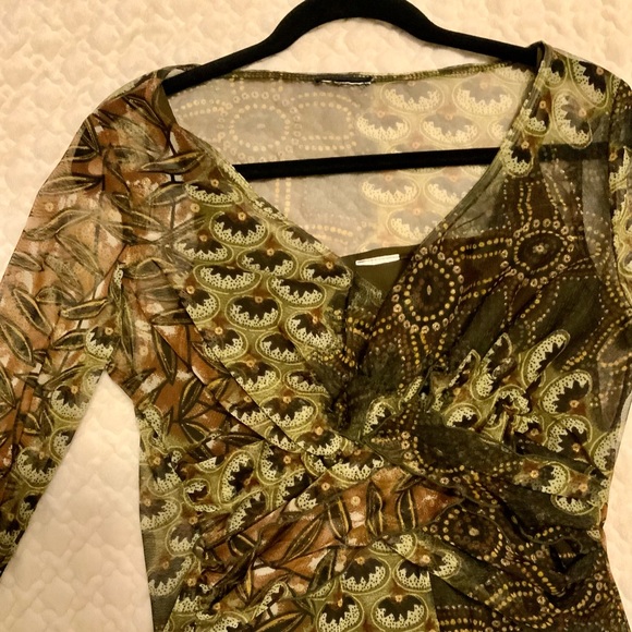 Woman’s rich earth tone, see through top with  matching cami. - Picture 9 of 13